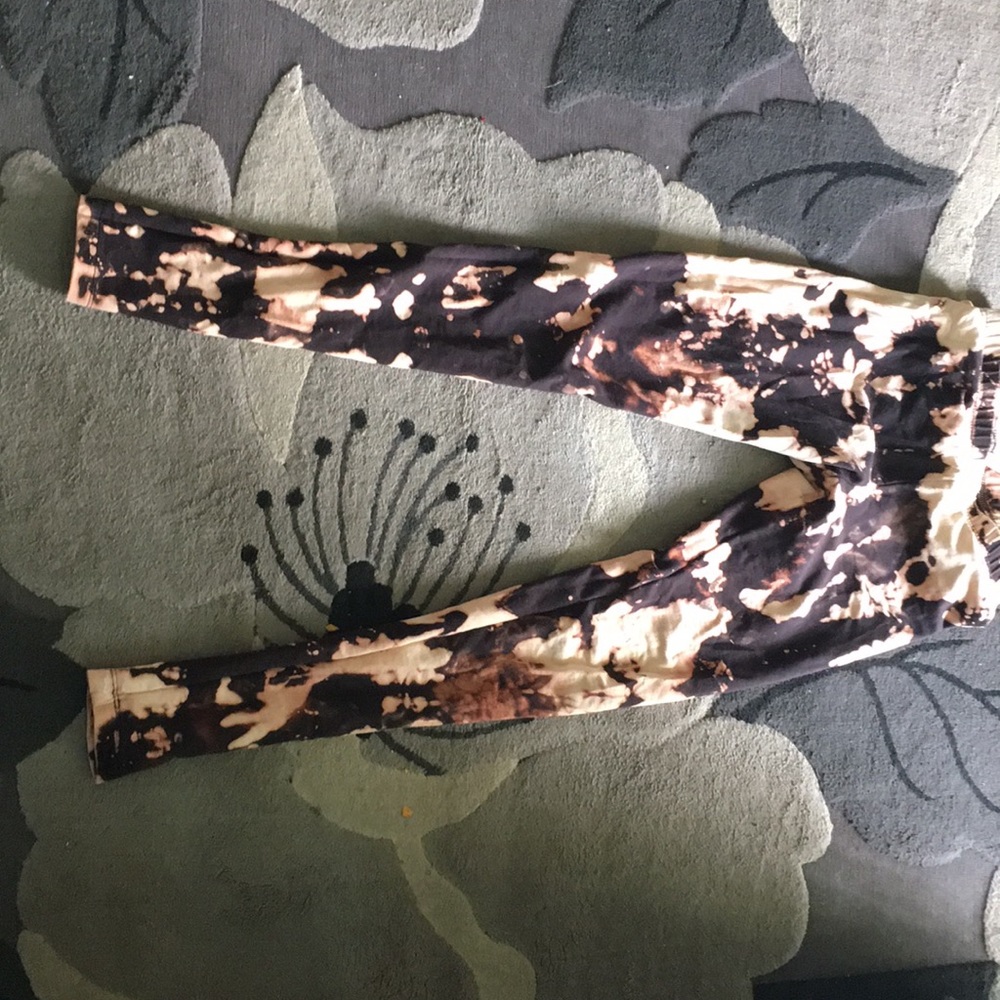 Self bleach dyed leggings